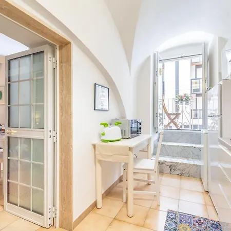 Guesthost - Stazione & Universita Lovely