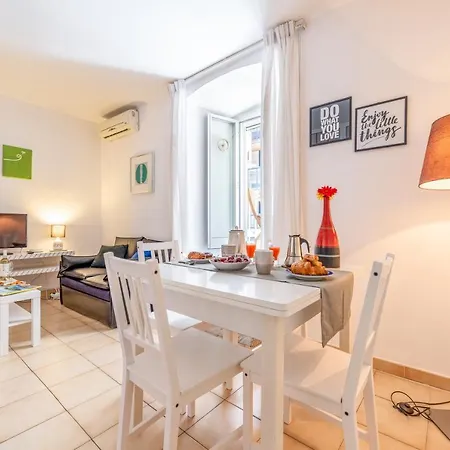 Apartment Guesthost - Stazione & Universita Lovely Bari