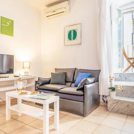 Apartmán Guesthost - Stazione & Universita Lovely